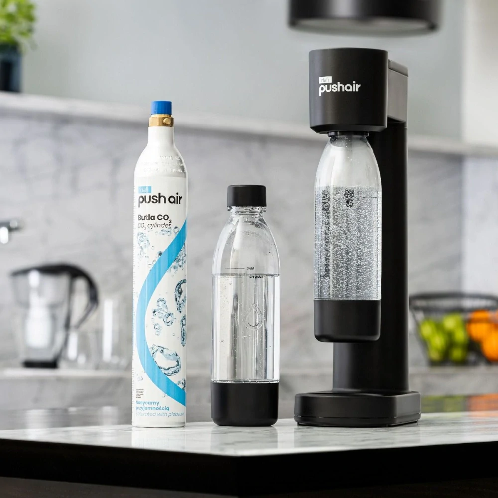 Výrobník sódy Dafi PushAir – čierny, CO₂ bombička a fľaša 0,7 l