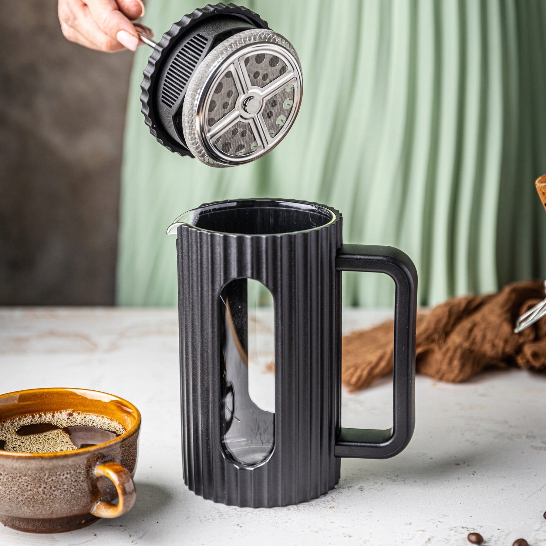 French press Klausberg KB-7746 – kanvica 600 ml na kávu a čaj s nerezovým piestom - čierna
