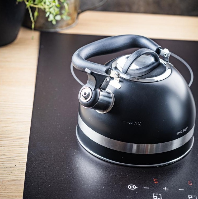 Kanvica King Hoff KH-1858 - 1,8 l  - černá